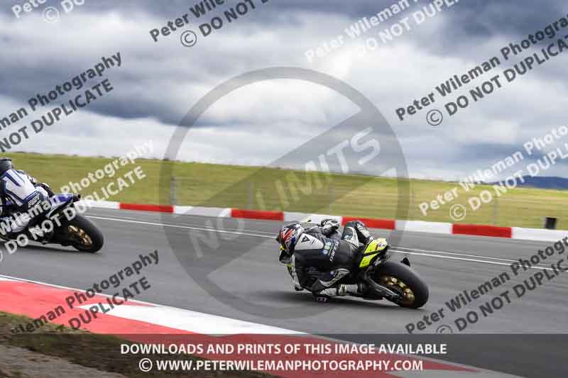 cadwell no limits trackday;cadwell park;cadwell park photographs;cadwell trackday photographs;enduro digital images;event digital images;eventdigitalimages;navarra;no limits trackdays;peter wileman photography;racing digital images;trackday digital images;trackday photos